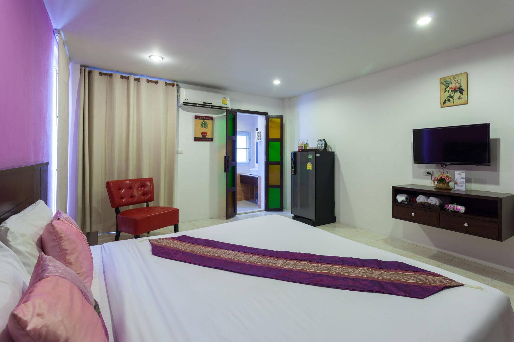 Islanda Boutique Hotel Patong Exteriör bild