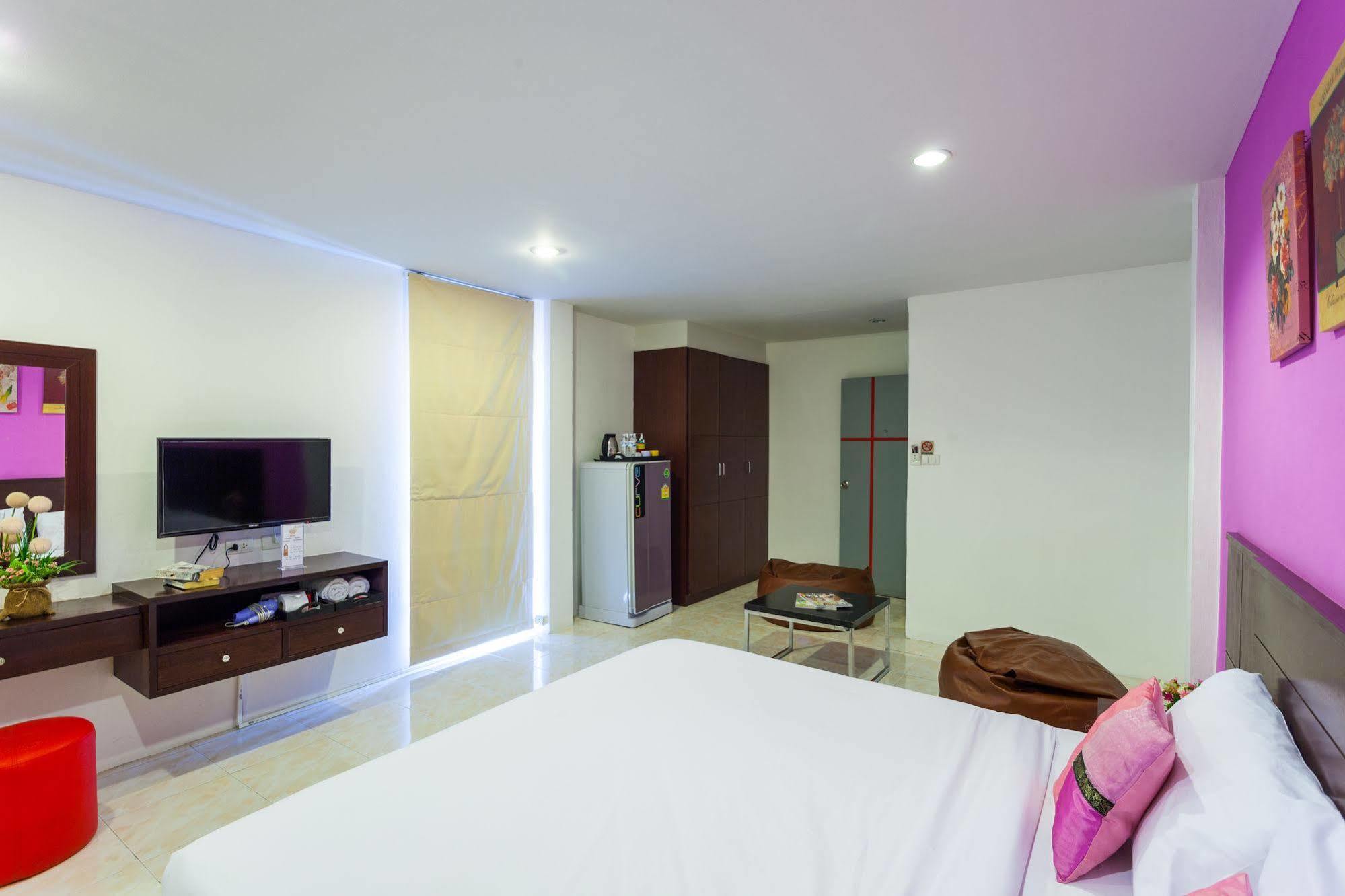Islanda Boutique Hotel Patong Exteriör bild