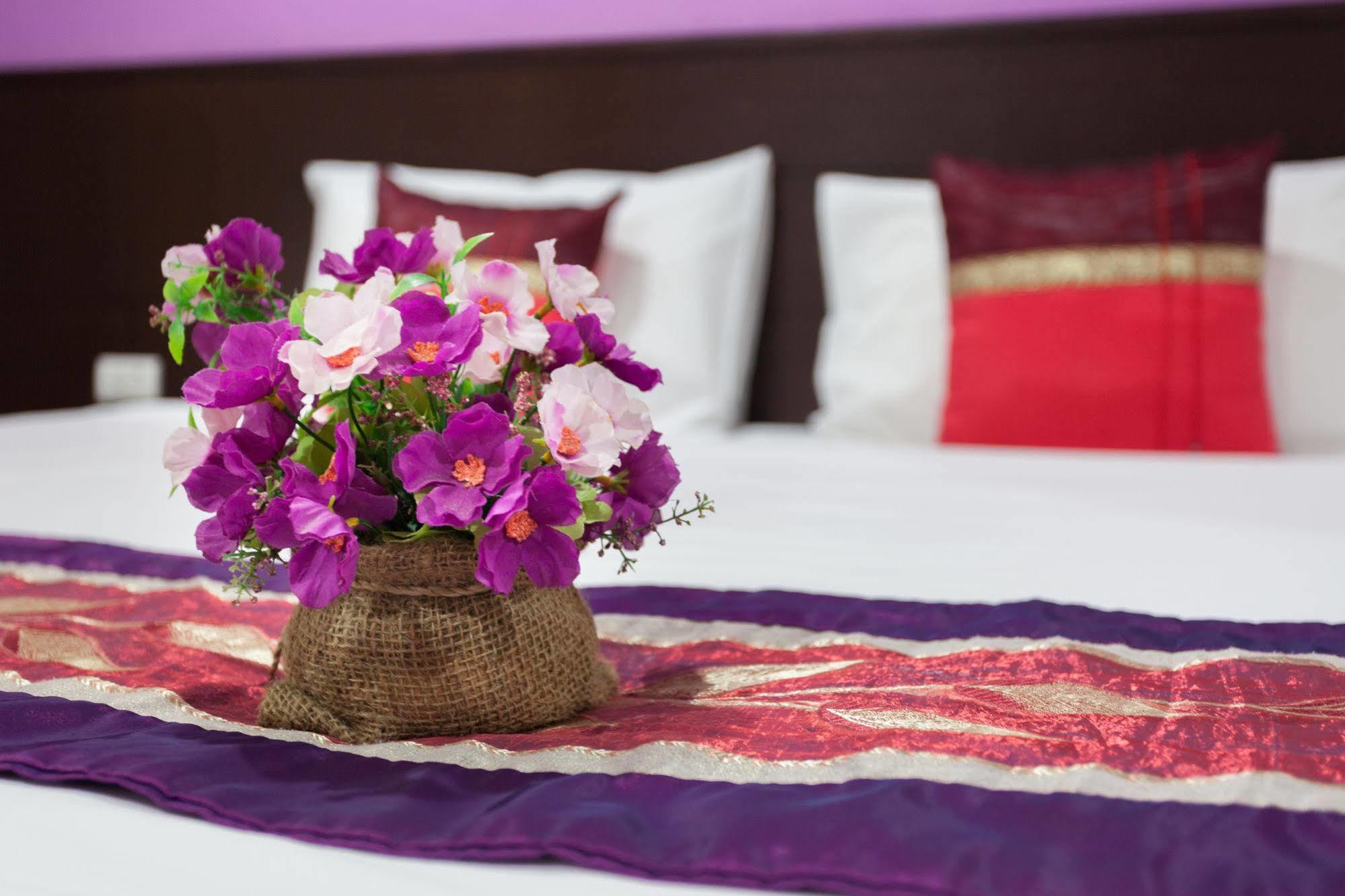 Islanda Boutique Hotel Patong Exteriör bild