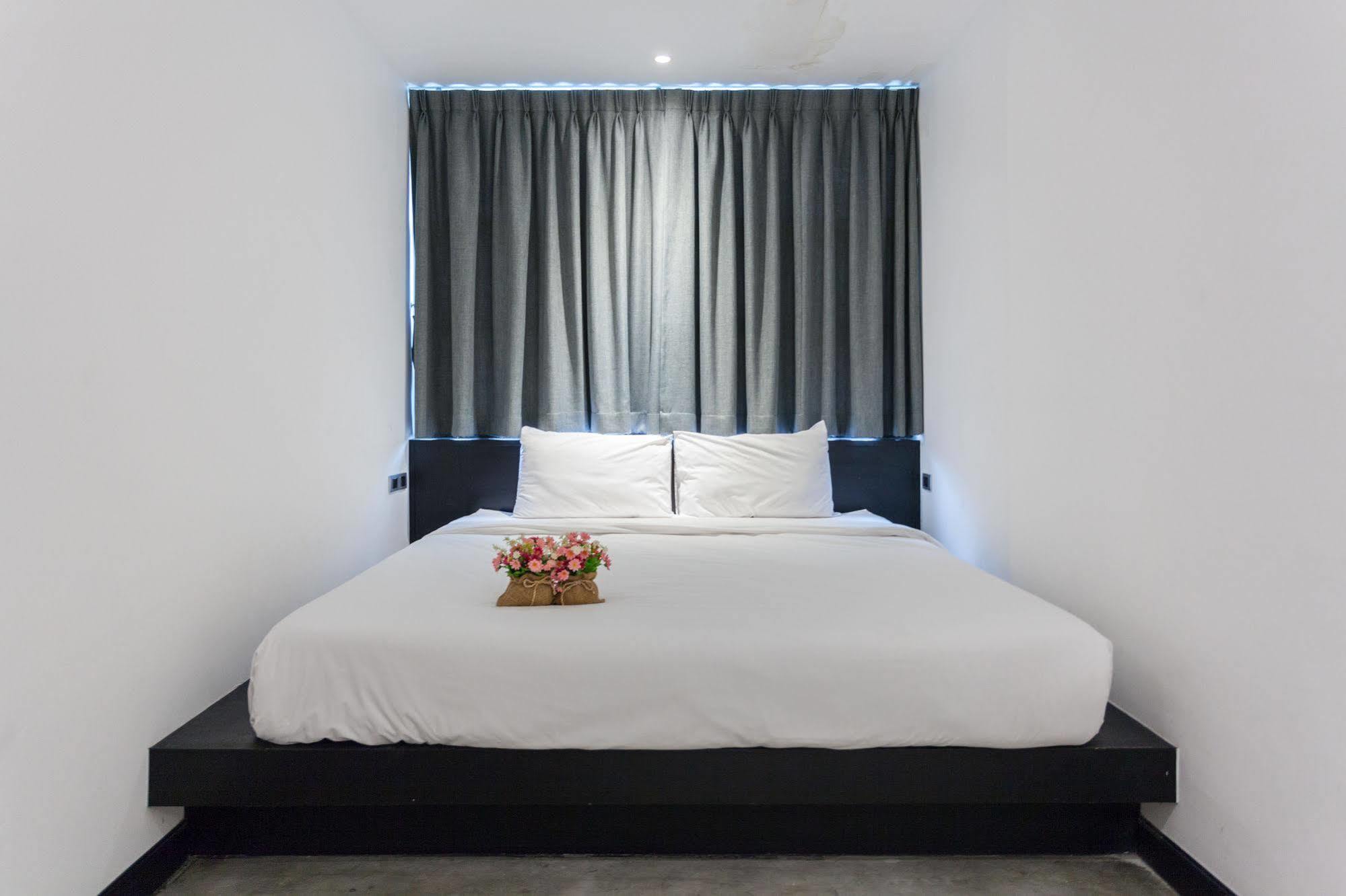 Islanda Boutique Hotel Patong Exteriör bild