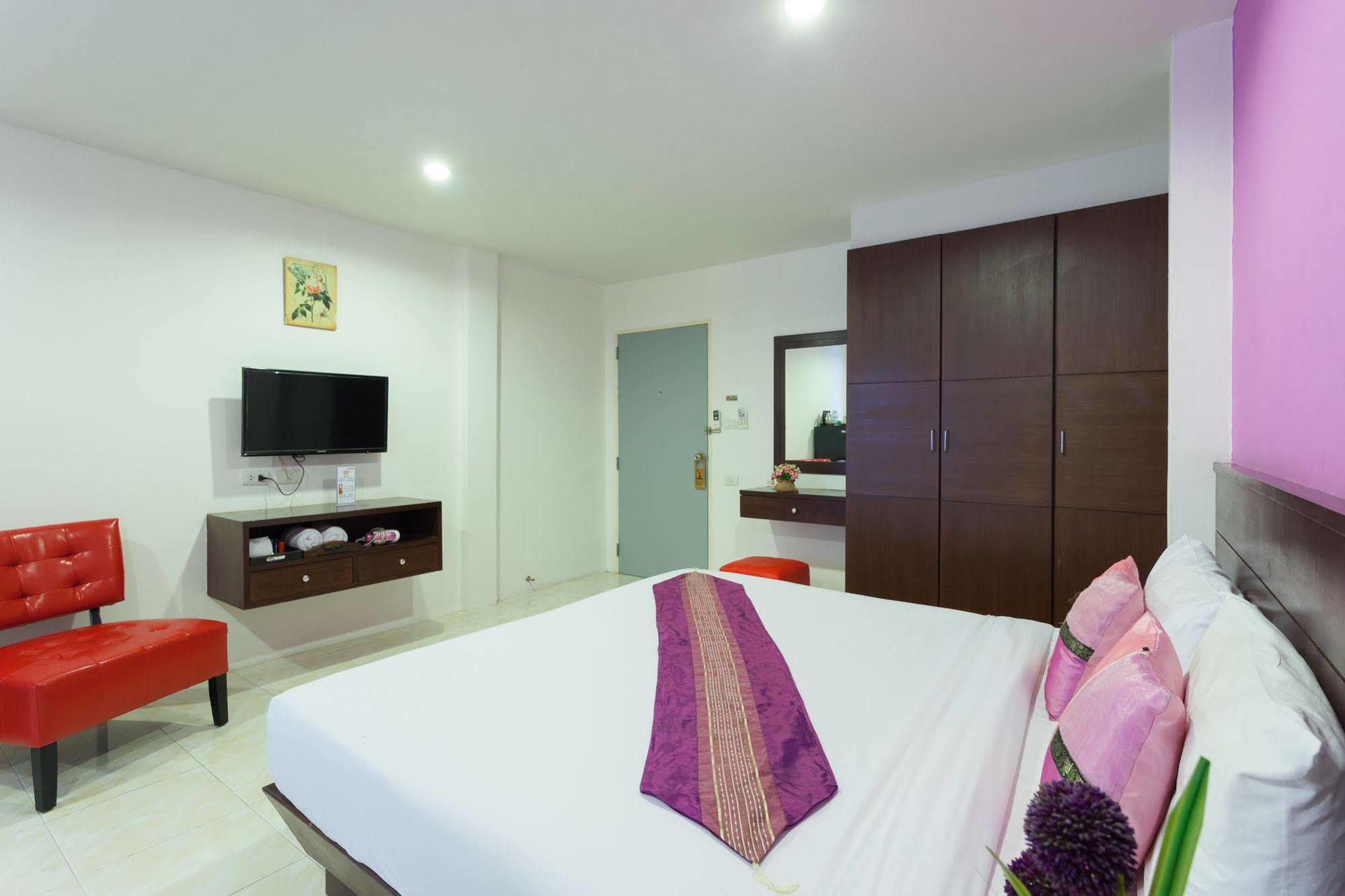 Islanda Boutique Hotel Patong Exteriör bild